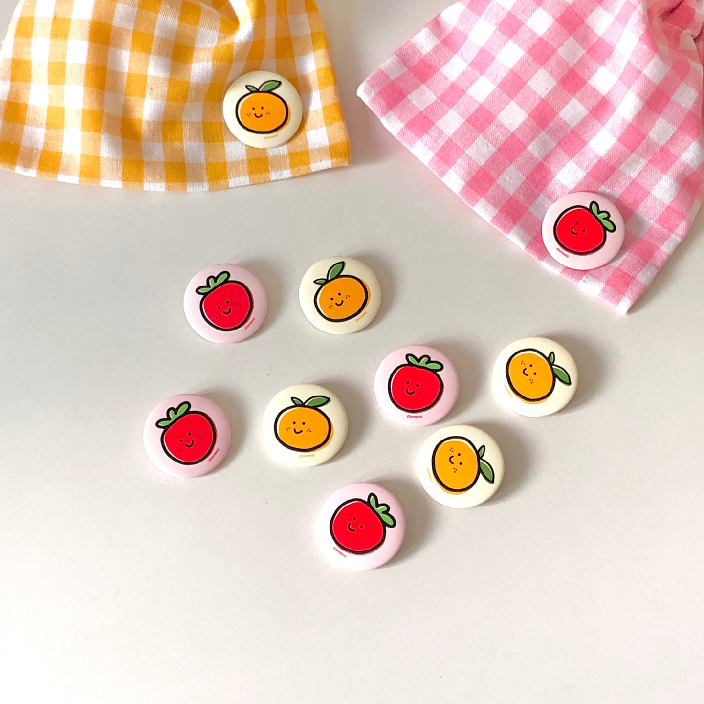보라앤드 - Tangerine strawberry badge